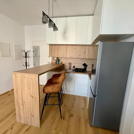 Mirno In Elegantno Stanovanje - Parkirisce, Netflix, Wifi